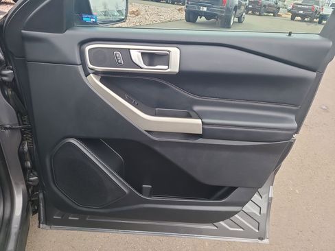 Used 2023 Ford Explorer XLT image 42