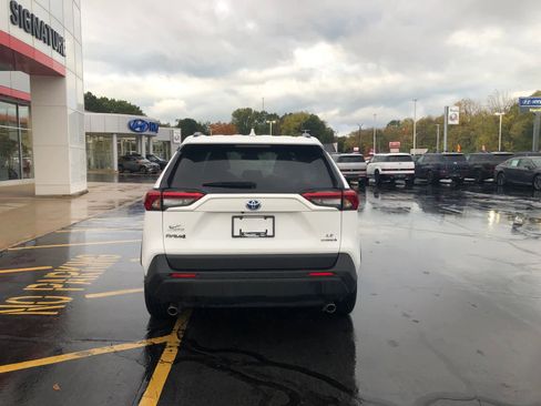 Certified 2024 Toyota RAV4 LE image 6