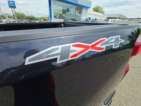 Used 2024 Chevrolet Silverado 1500 LT AWD/4WD image 45