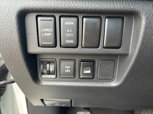 Used 2023 Nissan Titan PRO-4X w/ Pro-4x Convenience Package AWD/4WD image 32