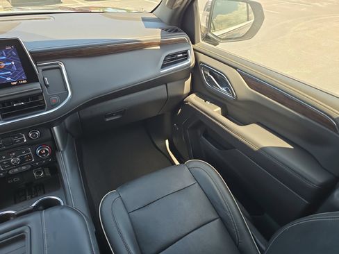 Used 2021 Chevrolet Tahoe Premier AWD/4WD image 12
