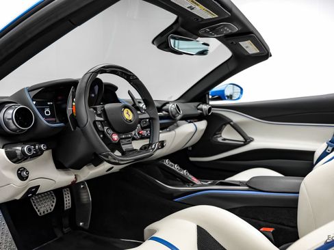 Used 2022 Ferrari 812 GTS RWD image 41