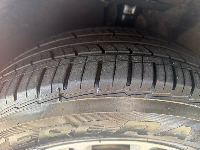 Used 2023 Chrysler Pacifica Touring FWD image 13