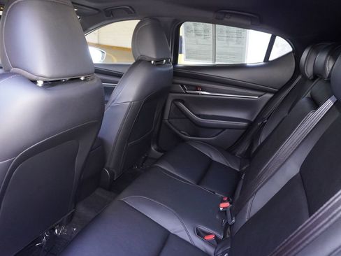 Used 2022 MAZDA MAZDA3 s image 11