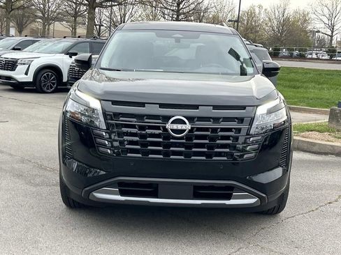 New 2026 Nissan Pathfinder Platinum AWD/4WD image 2
