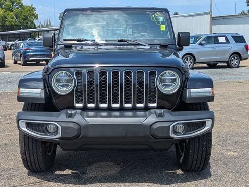 Used 2020 Jeep Gladiator Overland AWD/4WD image 9