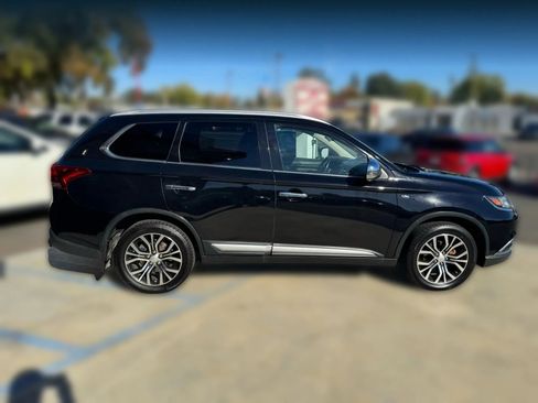 Used 2016 Mitsubishi Outlander GT image 3