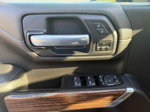 Used 2020 Chevrolet Silverado 2500 High Country w/ Technology Package AWD/4WD image 11