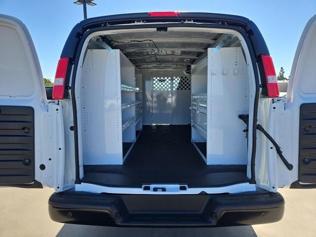 New 2026 Chevrolet Express 2500 Extended w/ Communications Package RWD image 23