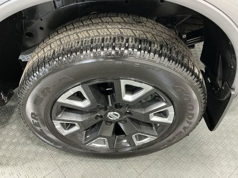 Used 2021 Nissan Titan Platinum Reserve w/ Moonroof Package image 40