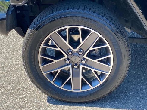 Used 2022 Jeep Wrangler Unlimited Sahara image 19