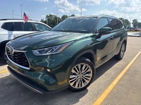 Used 2023 Toyota Highlander Platinum AWD/4WD image 1