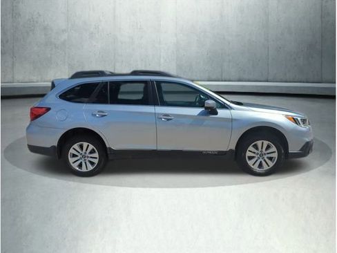 Used 2015 Subaru Outback 2.5i Premium image 7