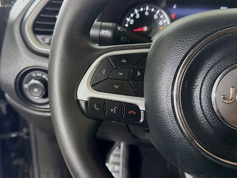 Used 2021 Jeep Renegade Latitude image 14