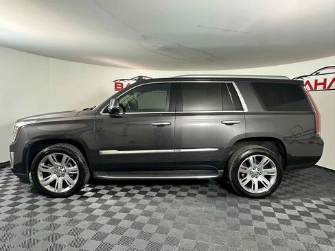 Used 2017 Cadillac Escalade Luxury AWD/4WD image 5
