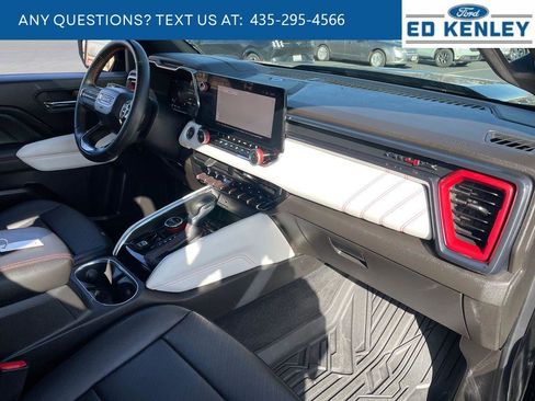 Used 2023 GMC Canyon AT4X image 27