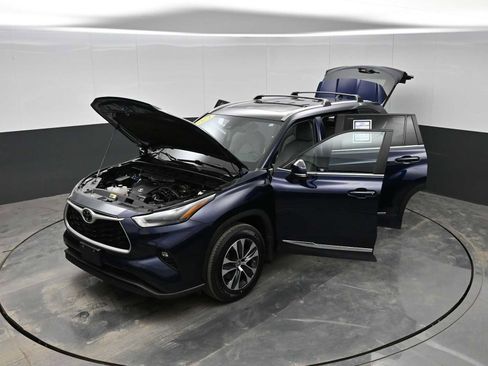 Used 2024 Toyota Highlander XLE image 39