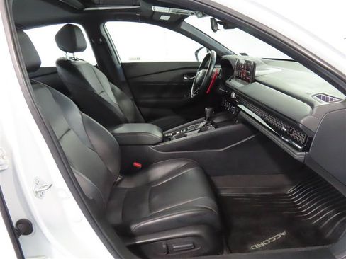 Used 2025 Honda Accord Sport image 28