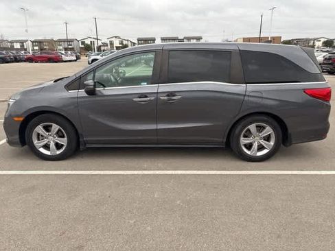 Used 2018 Honda Odyssey EX image 2