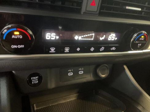 Used 2025 Nissan Rogue SV AWD/4WD image 22