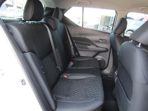 Used 2021 Nissan Kicks SV FWD image 12