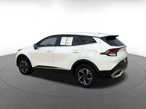 Used 2023 Kia Sportage LX AWD/4WD image 10