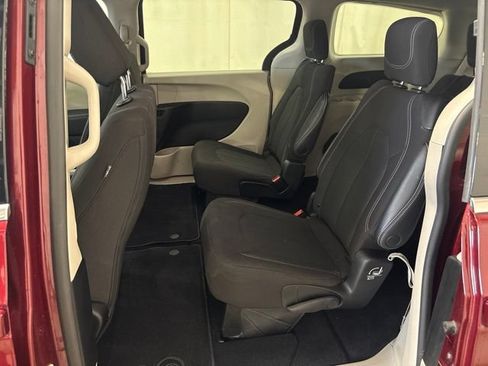Used 2023 Chrysler Voyager LX FWD image 29