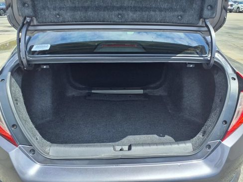Used 2018 Honda Civic EX image 8