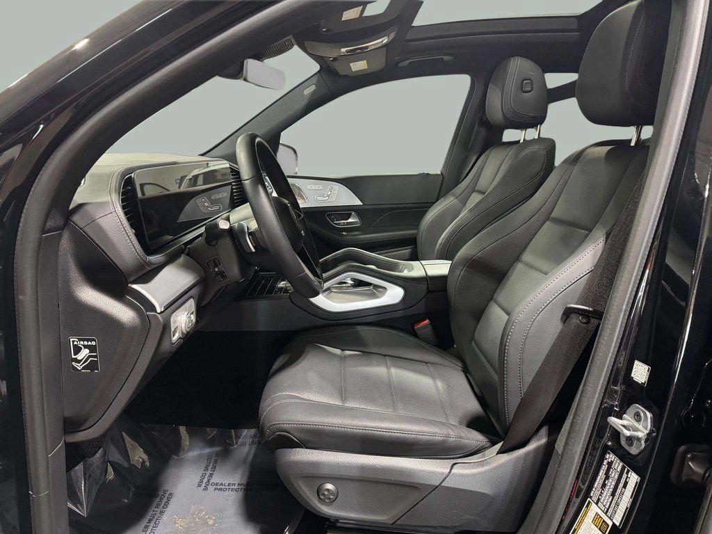 Used 2025 Mercedes-Benz GLS 450 4MATIC image 5