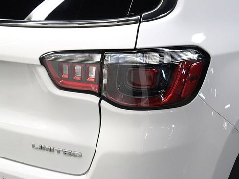 Certified 2025 Jeep Compass Limited AWD/4WD image 37