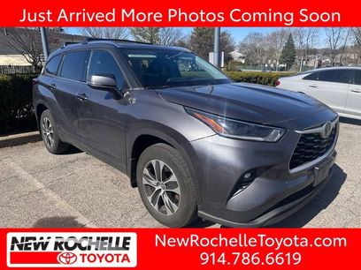 Used 2021 Toyota Highlander XLE