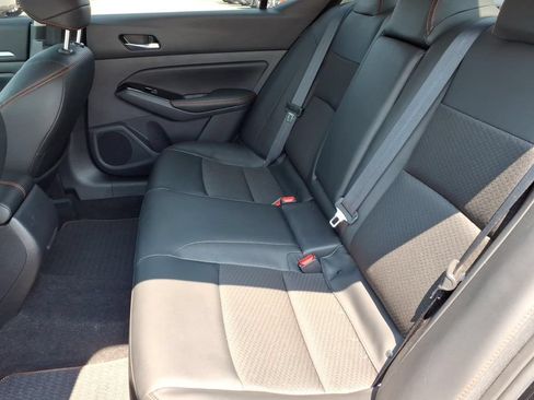 Used 2025 Nissan Altima 2.5 SR AWD/4WD image 19