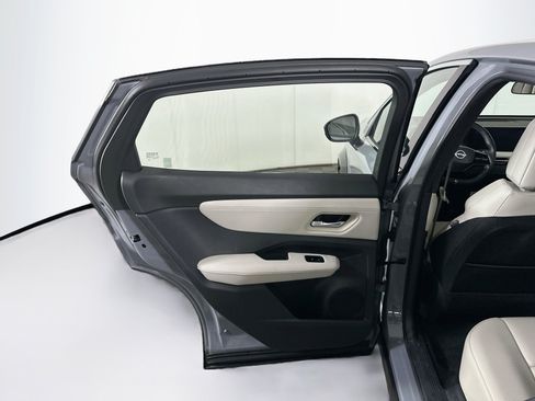 Used 2024 Nissan Ariya FWD image 26