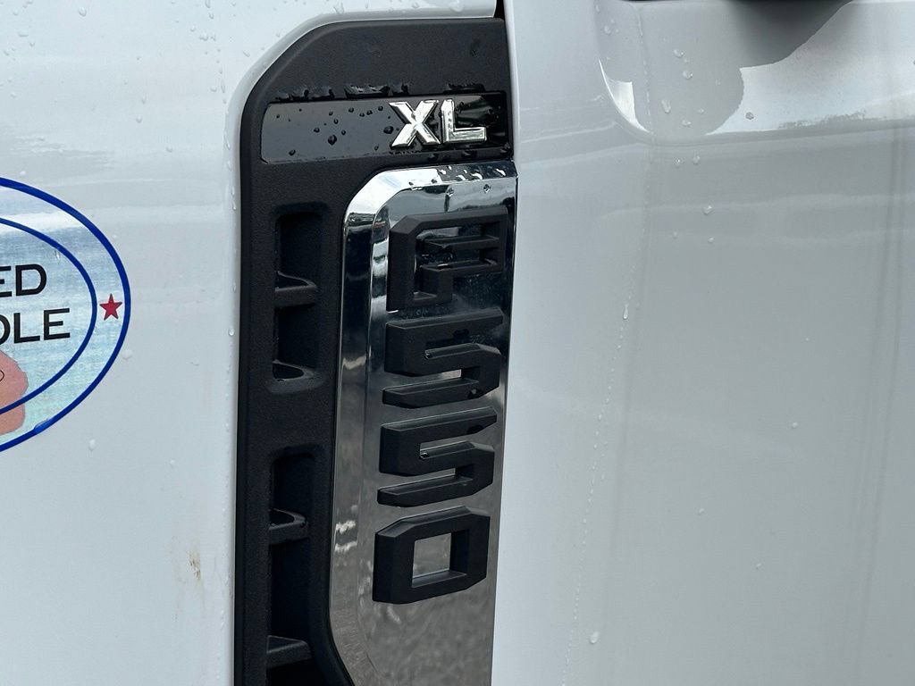 New 2026 Ford F550 4x4 Supercab Super Duty image 32