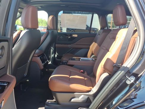 New 2026 Lincoln Aviator Reserve AWD/4WD image 8