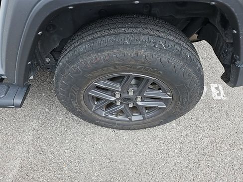 Used 2024 Jeep Wrangler Sport S image 12