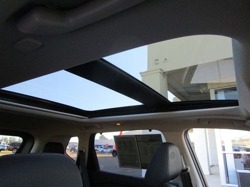 Used 2023 Nissan Rogue SL w/ SL Premium Package FWD image 30