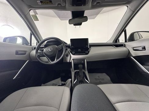 Used 2022 Toyota Corolla Cross LE image 17