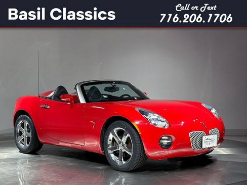 Used 2006 Pontiac Solstice Convertible w/ Premium Package RWD image 1