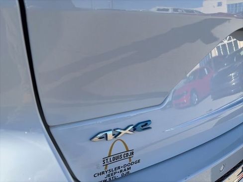 Used 2022 Jeep Grand Cherokee Overland image 45