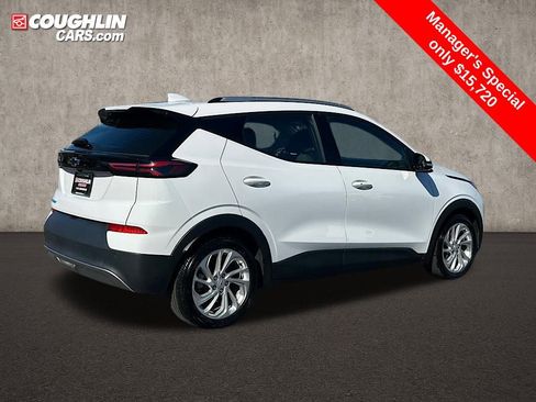 Used 2023 Chevrolet Bolt EUV LT w/ Driver Confidence Package image 8