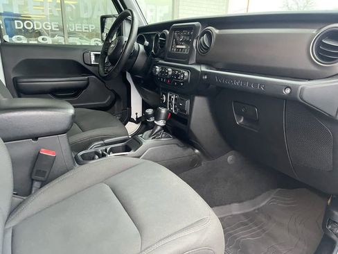 Used 2018 Jeep Wrangler Unlimited Sport S image 10