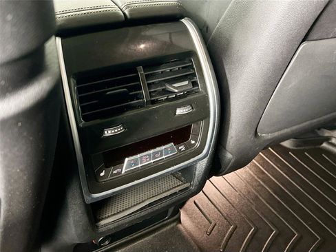 Certified 2023 BMW X7 xDrive40i w/ Executive Package image 24