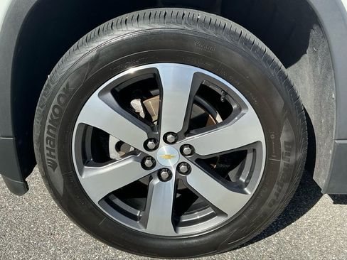 Used 2018 Chevrolet Traverse LT image 26