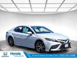 Used 2023 Toyota Camry SE image 1