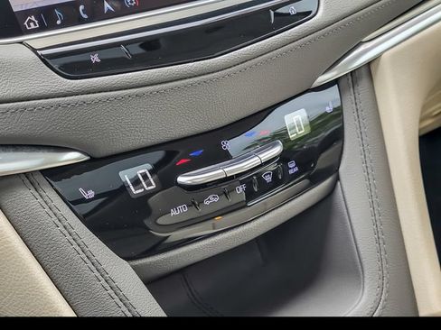 Certified 2023 Cadillac XT5 Premium Luxury AWD/4WD image 23