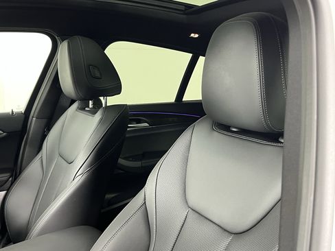 Used 2025 BMW X4 xDrive30i image 18