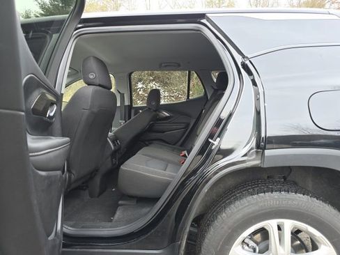 Used 2024 GMC Terrain SLE image 13