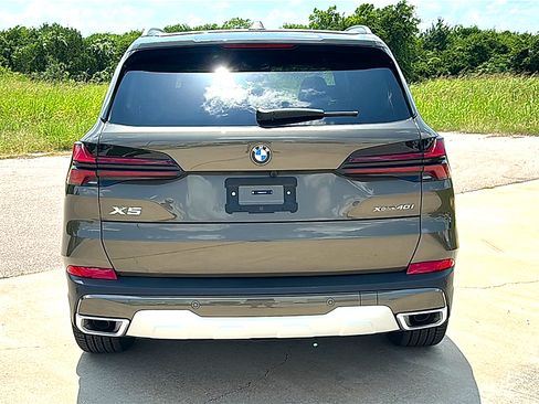 New 2026 BMW X5 xDrive40i w/ Premium Package AWD/4WD image 7