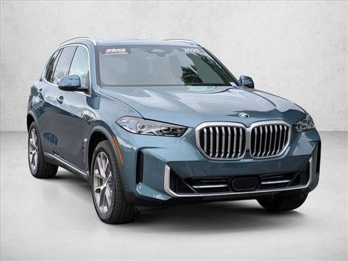Used 2025 BMW X5 xDrive40i w/ Premium Package AWD/4WD image 3